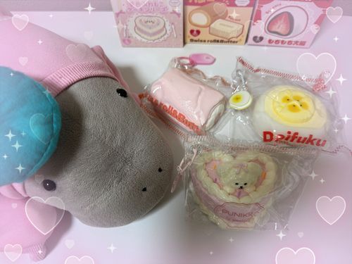 わぁ〜💕
いちごロールケーキ、バナナ大福、いちごリボンケーキが出たよ🤭✨
全部かわいい🥰
ほんとのクリームみたいでずっと触ってる🙌