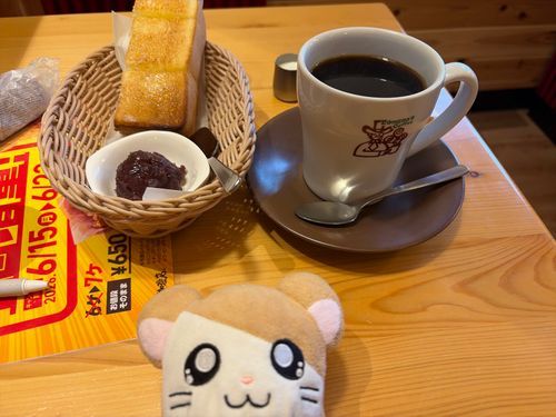 朝コメダするために7時に着いたのだ…むにゃむにゃ…