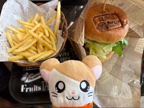 淡路島では玉ねぎハンバーガーを食べたのだー！甘くて美味しかったのだ！