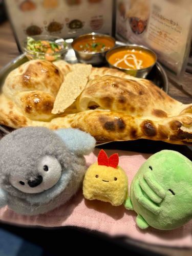 おひるは カレー だったよ🍛
マトン と バターチキンカレーのふたつ！
おみずが なくなるほど マトンが からかったよ💦