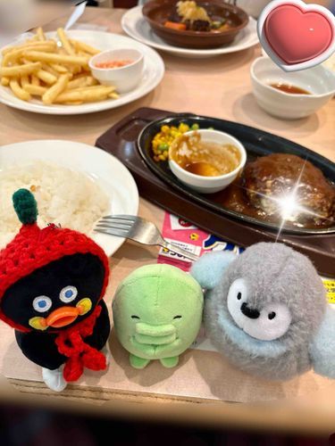 おひる ハンバーグ だったよ！
チーズとろとろで おいしかったよ😋