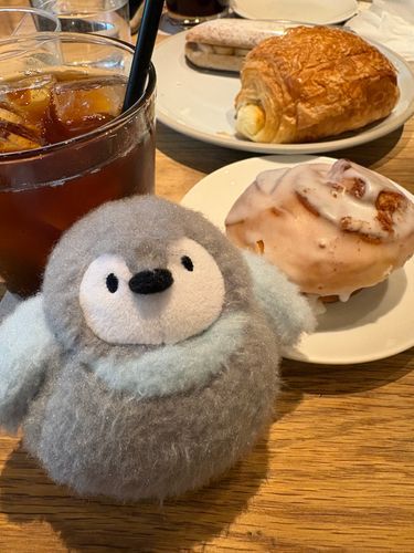 シナモンロールと コーヒー とっても おいしかったよ！