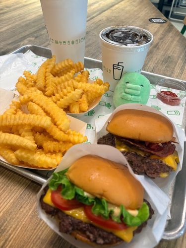 ハンバーガー おにくが ジューシー だったよ✨️