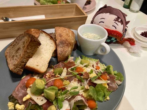 🍞と🥗とｵﾚ！ｼﾞﾛ！