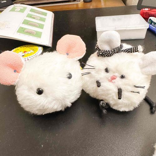 ぬし が つくふ しはじめた あたらしい おともだち まだ あたま しか ない 🥺
ねずみ の きせかえにんぎょう？ さん なんだって❣️
たのしみ🍙🐭ﾁｩ!