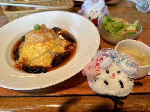 きのう の らんち 🥚
ふわふわ たまご と てんしん ふう の たれ が めちゃ うま おむらいす😋🍙🐭ﾁｩ!