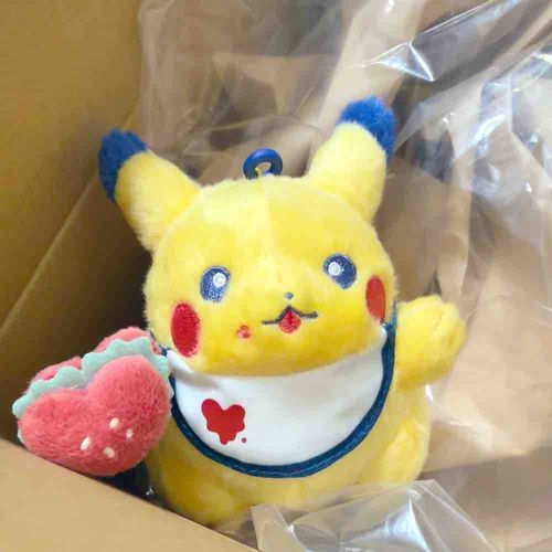 新入りのかわいい子 名前は ぱてぃ
発売日に手に入れられず、受注販売で購入するも半年以上待つことなりました かなり時間経ちましたが、お迎えしたい気持ちは変わりませんでした しあわせにするよ