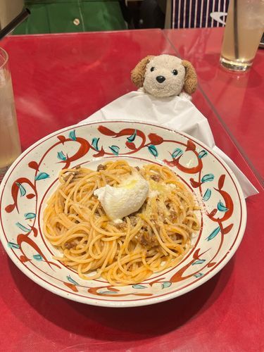 壁の穴っていう所に行ったの🍝
お父ちゃんがね、大学生になって田舎から出てね、壁の穴で食べたスパゲティがね、生まれて初めて「おいしい」と思ったスパゲティだったんだって！だから、聖地巡礼(親の)