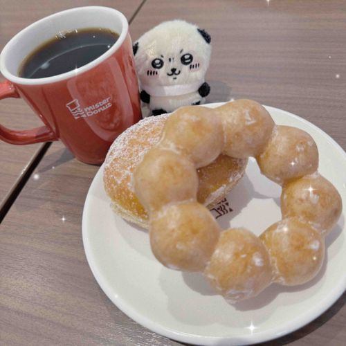 グッ · · · ·（コーヒーは · · · まだ · · · 苦い · · · ·）