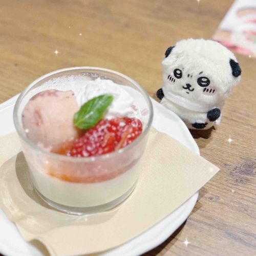 むにむにむにむに（苺のグラスドルチェうまッッ）