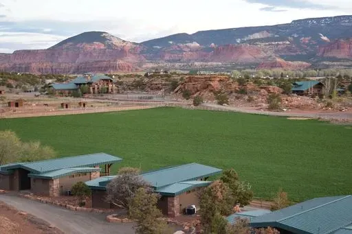 Cougar Ridge in Capitol Reef region of Grand Circle