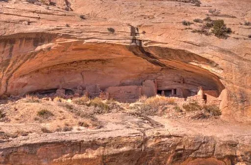 Butler Wash Ruins in Monument Valley region of Grand Circle