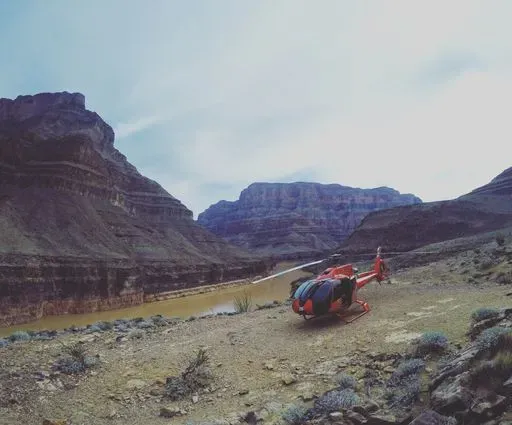 Canyon Heli Tour in Las Vegas region of Grand Circle