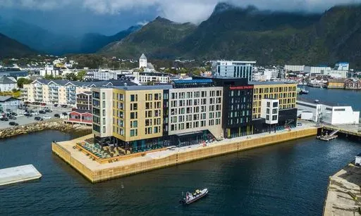 Thon Hotel Svolvær preview image