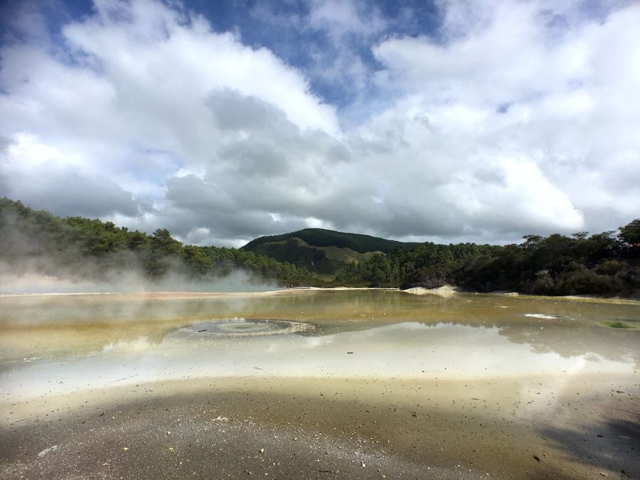 Wai-O-Tapu in undefined region of undefined