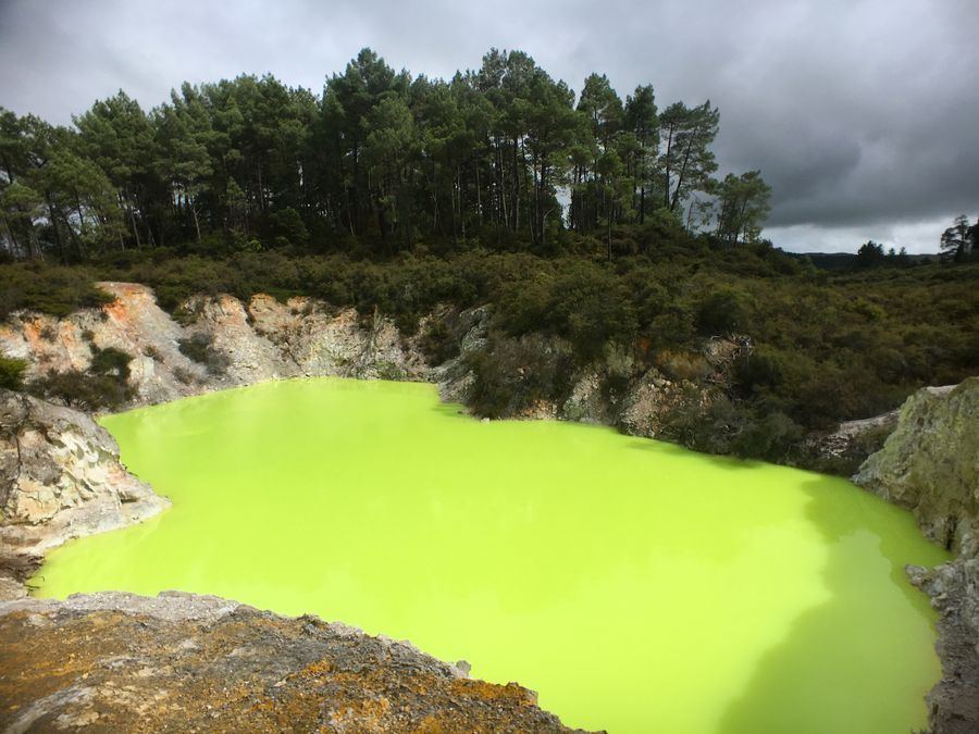 Wai-O-Tapu in undefined region of undefined