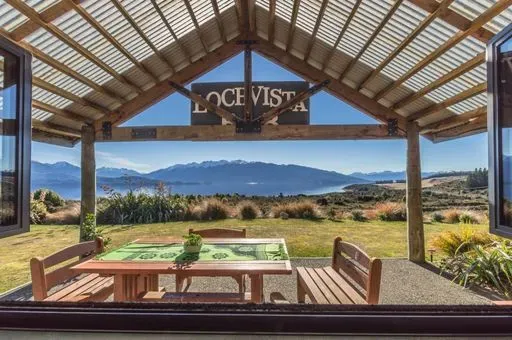 Loch Vista Villa in Fiordlands region of New Zealand