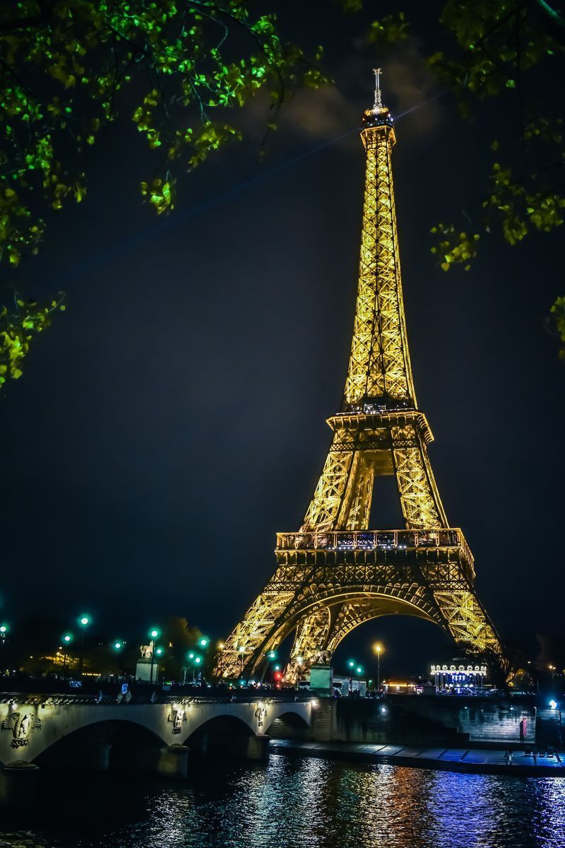 Eiffel Tower in undefined region of undefined