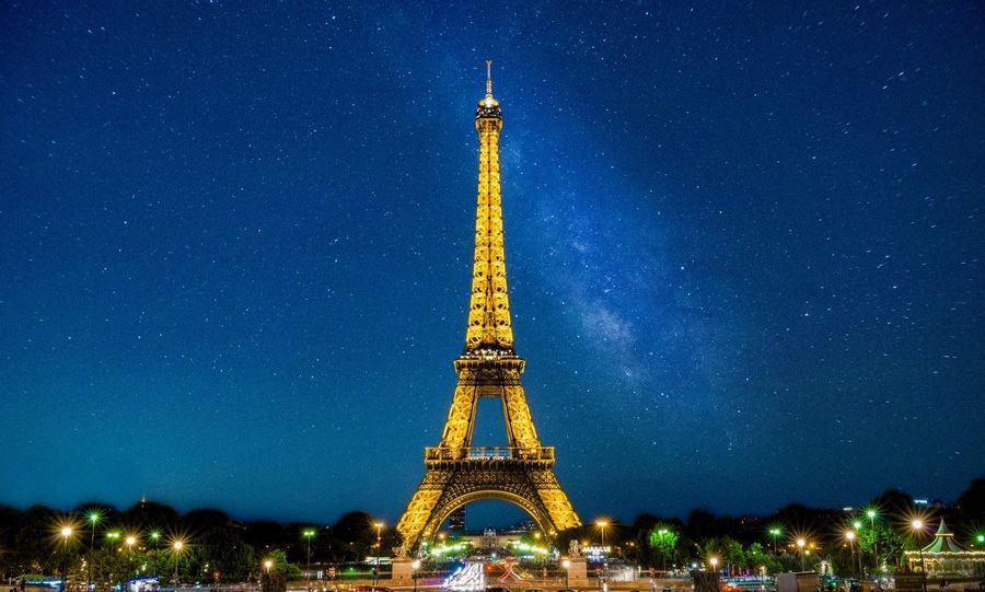 Eiffel Tower in undefined region of undefined