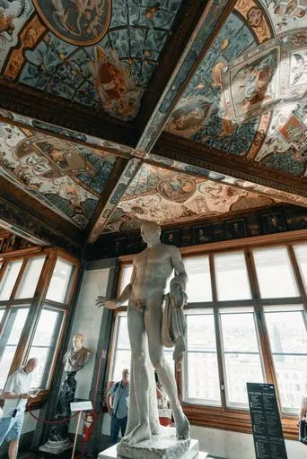 Uffizi Gallery preview image