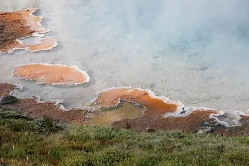 Fountain Paint Pot Trail preview image