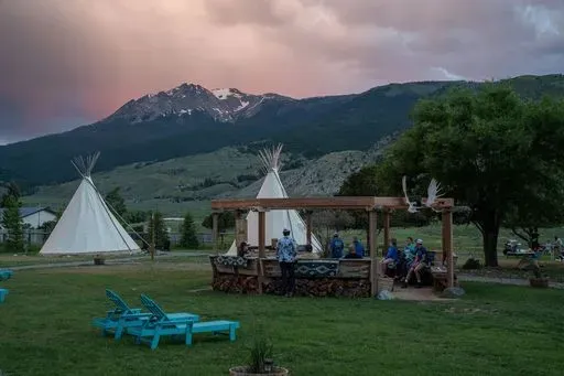 Dreamcatcher Tipi Hotel in Mammoth region of Yellowstone