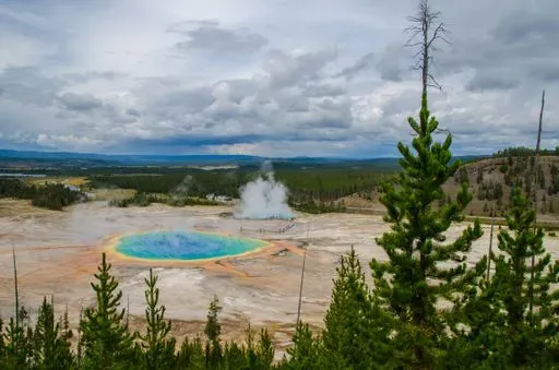 Grand Prismatic Overlook Trail preview image