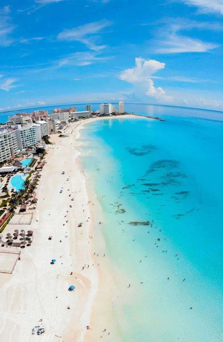 Cancún Family Escape preview image