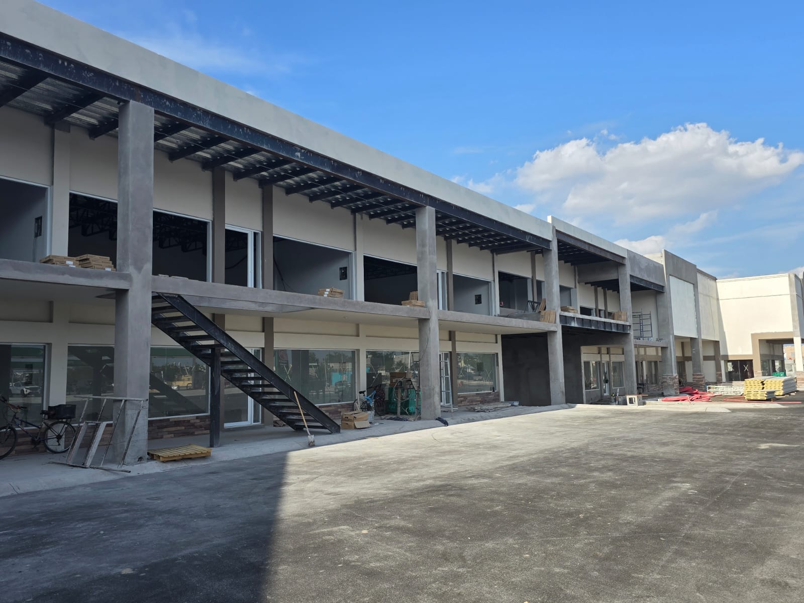 PLAZA COMERCIAL TUXPAN
