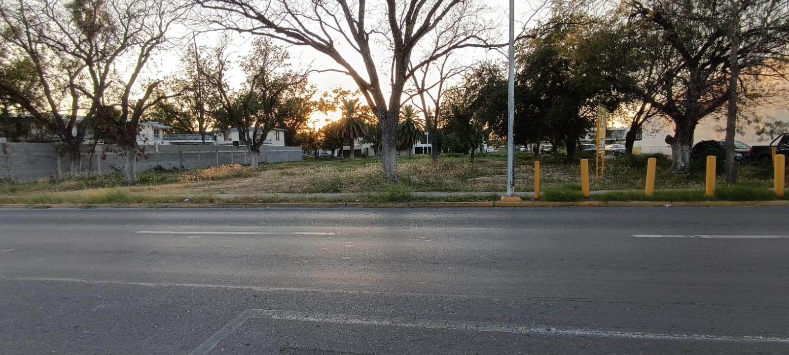 LEANDRO VALLE ESQ. VERACRUZ, COL. MADERO MZ. 19 LT 6