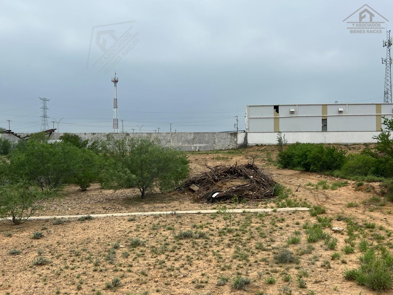 CARRETERA NACIONAL KM 15 LADO PONIENTE