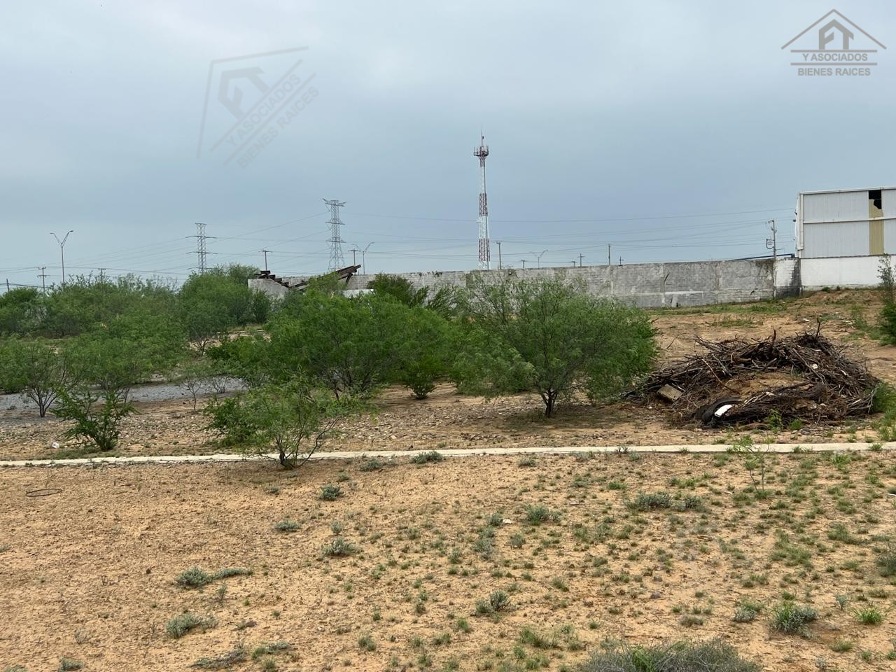 CARRETERA NACIONAL KM 15 LADO PONIENTE