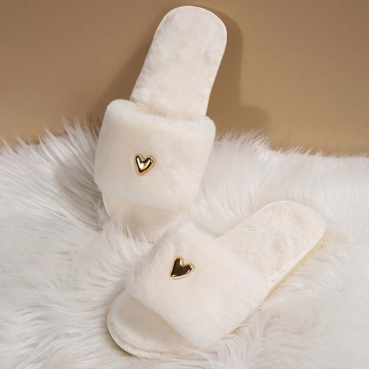 pantoufles ouvertes en peluche simples