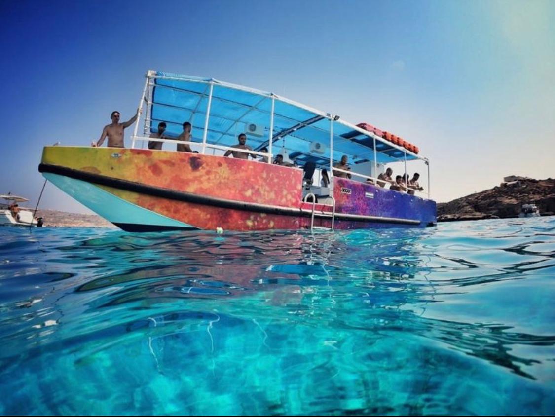 L Party boat