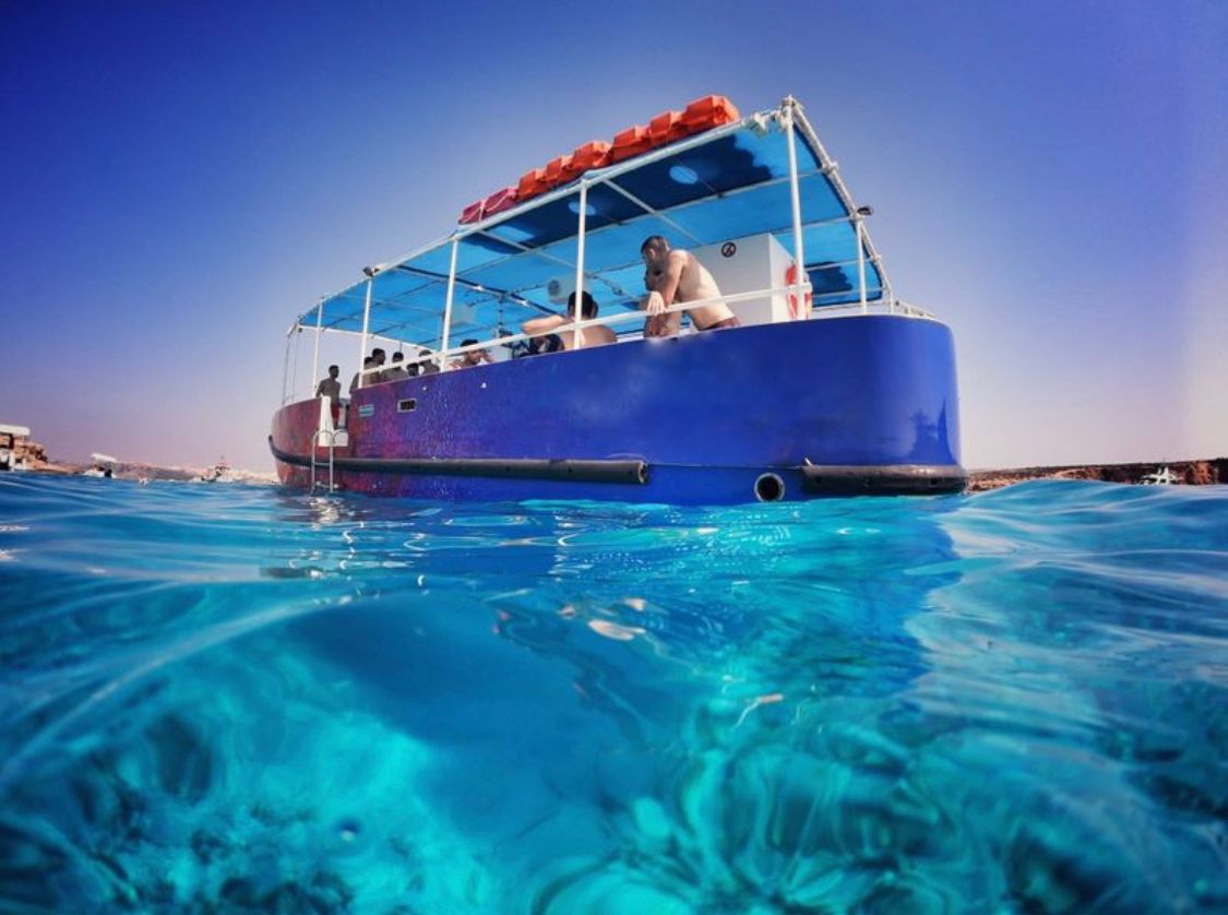 L Party boat - view 2