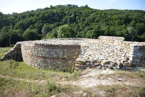 Царска палата Шаркамен