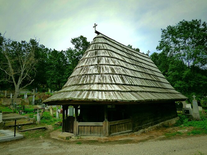 Црква брвнара