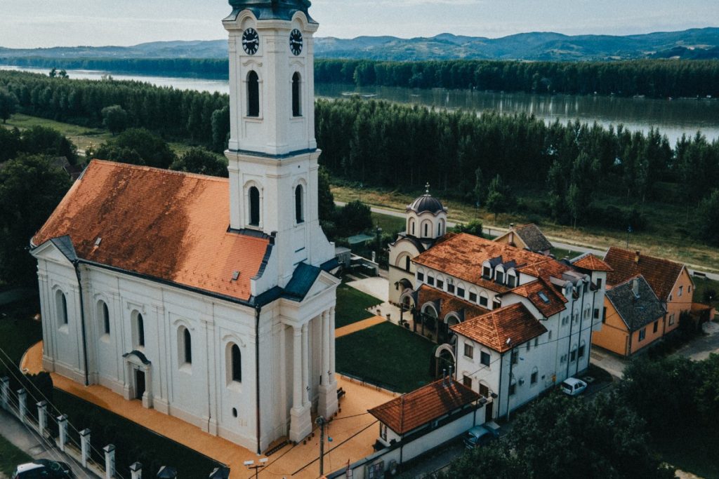 Црква Светих Врачева Кузме и Дамјана