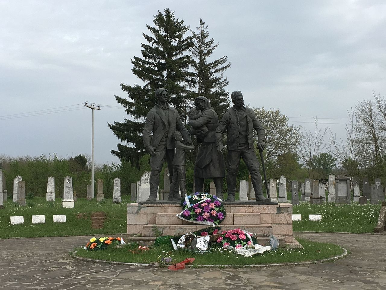 Спомен гробље Бојник