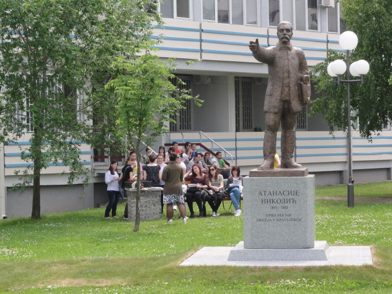 Споменик Атанасију Николићу