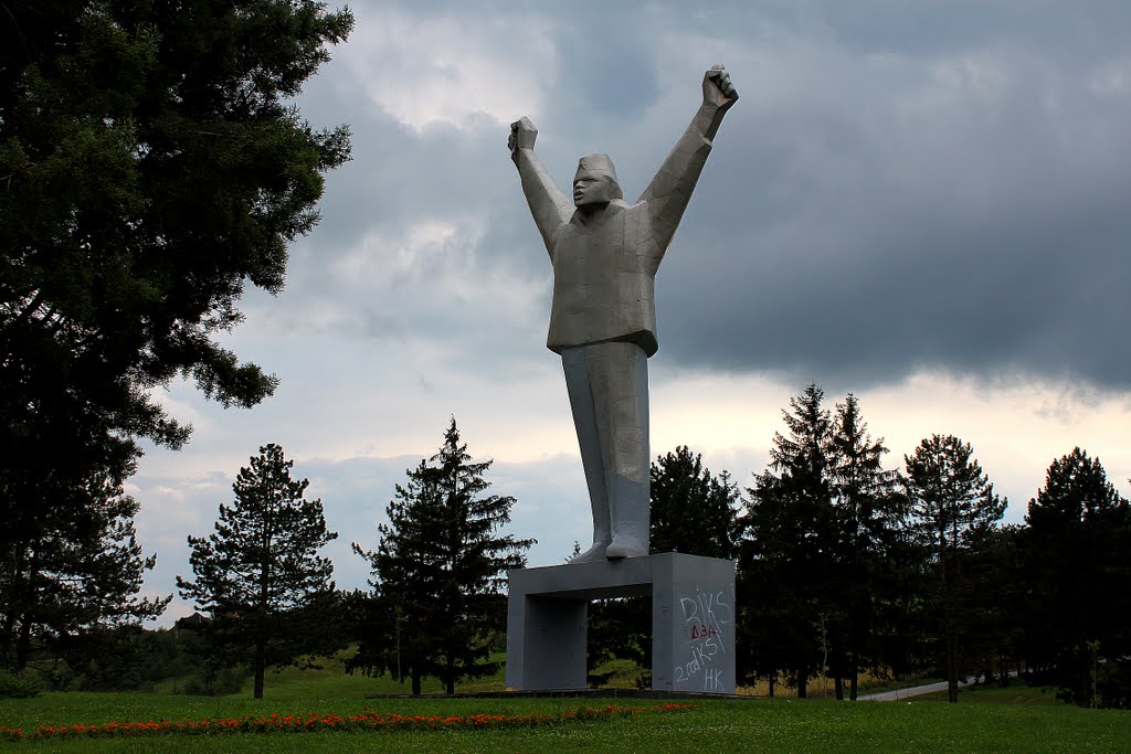 Споменик борцима Револуције