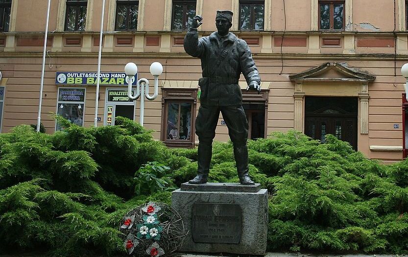 Споменик Душану Јерковићу