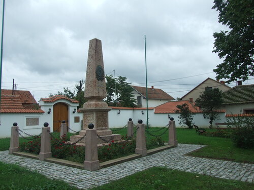 Споменик хајдук Вељку