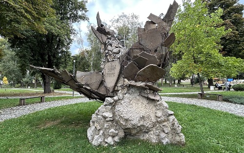 Споменик Јабучилу