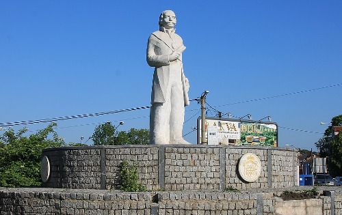 Споменик књазу Милошу Обреновићу 