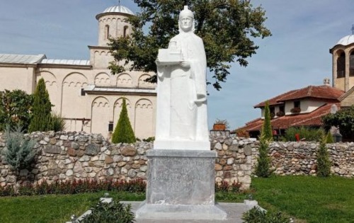 Споменик краљу Драгутину