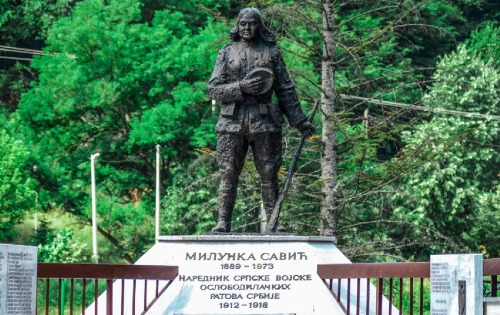 Споменик Милунки Савић 