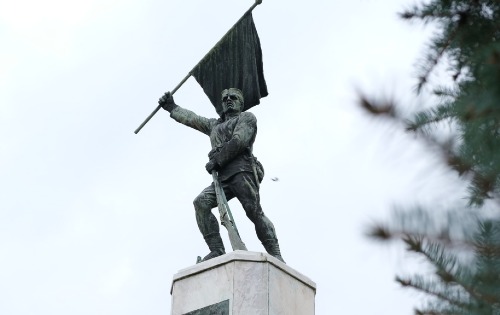 Споменик Српском војнику