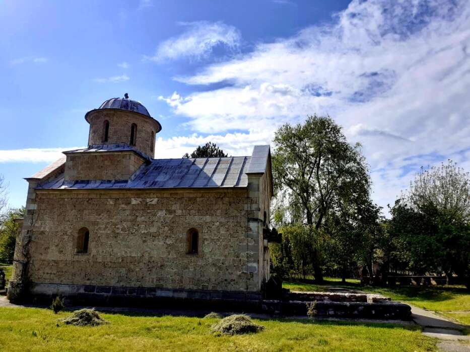 Тршка црква