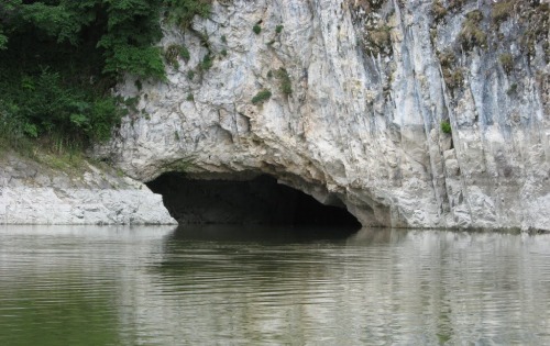 Ушачка пећина